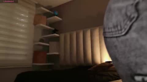     online show from 11/17/25, 12:00