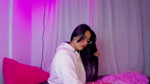 Snapshot of megan_vwv chatting on 12/02/24, 10:50 megan online show from 12/02/24, 10:50