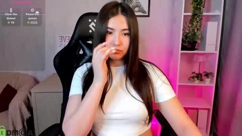 Megan online show from 11/21/25, 09:41