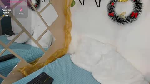 Snapshot of megan_xoxo1 chatting on 12/02/24, 01:02 Megan online show from 12/02/24, 01:02