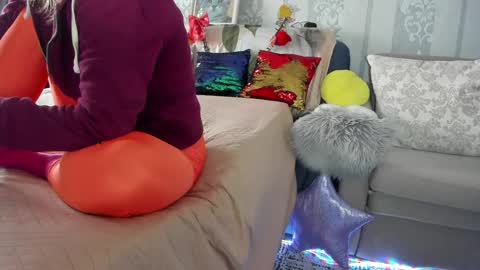 Nicki--------- Welcome to my Room online show from 02/22/25, 07:56