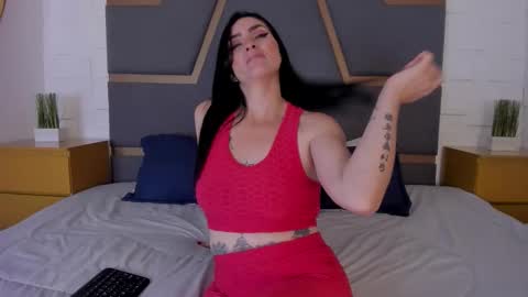 Snapshot of meganhofman chatting on 11/17/25, 03:34 Megan Hofman online show from 11/17/25, 03:34