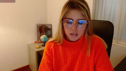 Snapshot of meganlk chatting on 02/27/25, 05:58 MEGAN online show from 02/27/25, 05:58