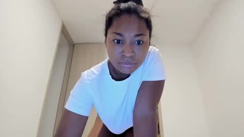 Snapshot of meganmir1 chatting on 01/25/25, 12:17 meganmir1 online show from 01/25/25, 12:17