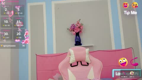 Snapshot of meganqueen2 chatting on 02/26/25, 03:19 Megan Queen online show from 02/26/25, 03:19