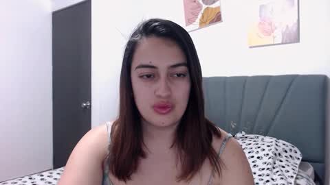 Snapshot of megansnow_ chatting on 09/29/25, 03:22 MEGAN online show from 09/29/25, 03:22