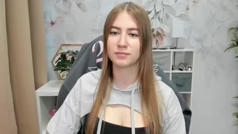 Snapshot of meganx_candy chatting on 12/12/24, 06:47 Megan online show from 12/12/24, 06:47