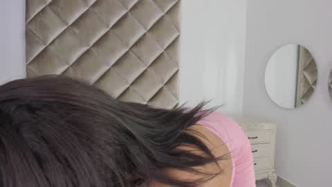 Snapshot of megaraowen_ chatting on 12/17/24, 07:50 M E G A R A online show from 12/17/24, 07:50