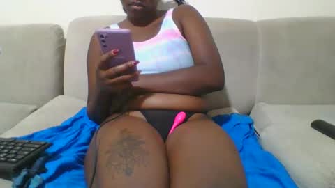 Snapshot of mel_candi94 chatting on 03/02/25, 06:19 pretty online show from 03/02/25, 06:19