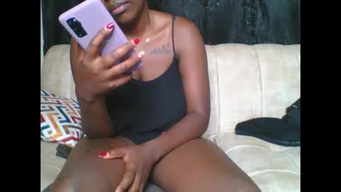 Snapshot of mel_candi94 chatting on 03/05/25, 06:12 pretty online show from 03/05/25, 06:12