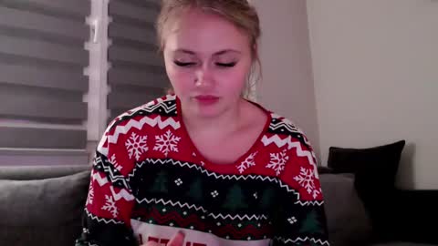 Snapshot of melani_a chatting on 12/26/24, 05:30 Melania online show from 12/26/24, 05:30