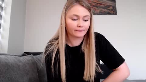 Snapshot of melani_a chatting on 01/30/25, 12:06 Melania online show from 01/30/25, 12:06