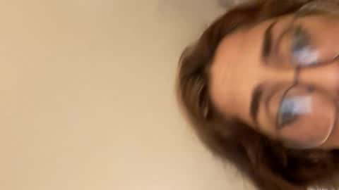 Snapshot of melani_babi chatting on 11/20/25, 05:40 melani_babi online show from 11/20/25, 05:40