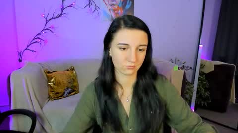 Snapshot of melani_bumm chatting on 09/17/25, 12:07 melani_bumm online show from 09/17/25, 12:07