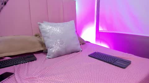 MELANI - online show from 11/01/25, 04:31