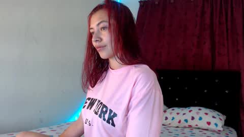 Snapshot of melanie_roux_ chatting on 09/10/25, 09:04 Melanie roux online show from 09/10/25, 09:04