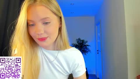 Snapshot of melanie_ryer chatting on 10/16/25, 12:33 Melanie online show from 10/16/25, 12:33