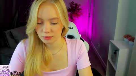 Snapshot of melanie_ryer chatting on 10/18/25, 11:38 Melanie online show from 10/18/25, 11:38