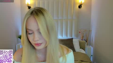 Snapshot of melanie_ryer chatting on 10/23/25, 11:03 Melanie online show from 10/23/25, 11:03