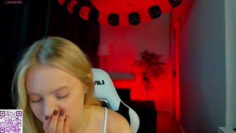 Snapshot of melanie_ryer chatting on 10/26/25, 08:09 Melanie online show from 10/26/25, 08:09