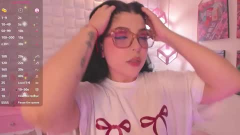 Snapshot of melaniegrayx chatting on 09/12/25, 02:17 melaniegrayx online show from 09/12/25, 02:17