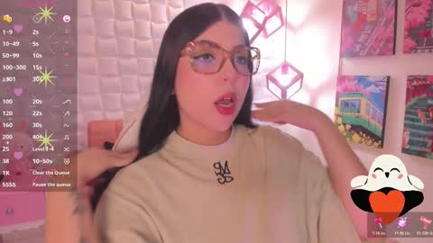 Snapshot of melaniegrayx chatting on 10/27/25, 02:43 melaniegrayx online show from 10/27/25, 02:43