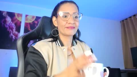 Snapshot of melannia_hills chatting on 01/16/25, 07:28 melannia_hills online show from 01/16/25, 07:28