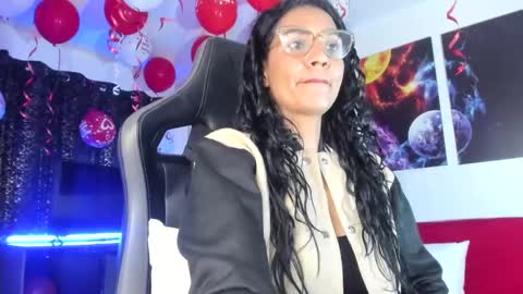 Snapshot of melannia_hills chatting on 02/18/25, 10:16 melannia_hills online show from 02/18/25, 10:16