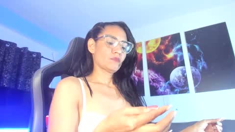 Snapshot of melannia_hills chatting on 02/27/25, 10:15 melannia_hills online show from 02/27/25, 10:15