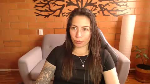 Melanny online show from 10/25/25, 12:02