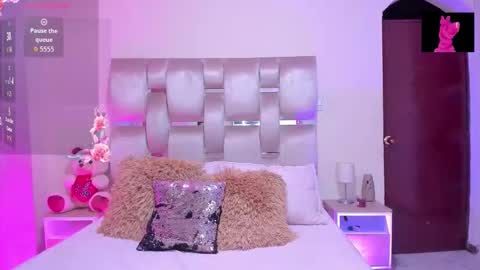 Melany online show from 10/19/25, 01:50