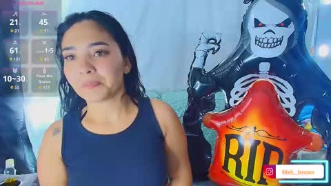    Independent model online show from 10/26/25, 03:12