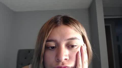 Snapshot of meliinna_xxx chatting on 11/25/25, 09:15 meliinna_xxx online show from 11/25/25, 09:15