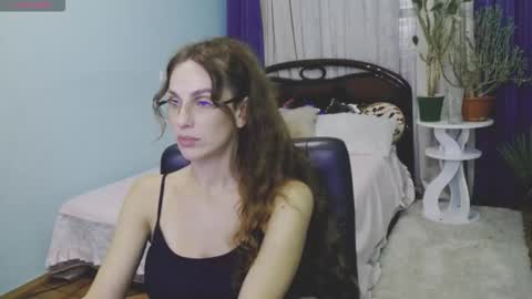 Snapshot of melinasmit chatting on 09/20/25, 08:15 Melina online show from 09/20/25, 08:15