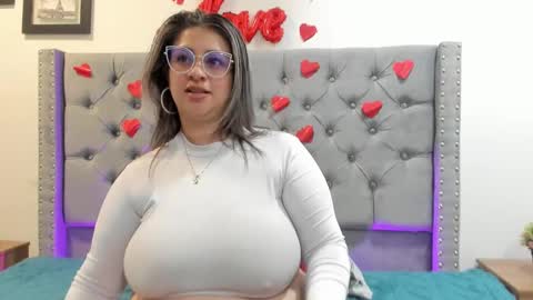 Snapshot of melinda_bob chatting on 02/26/25, 02:25 Melinda online show from 02/26/25, 02:25