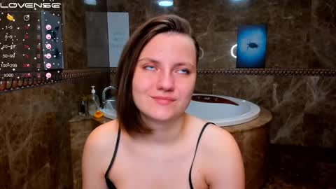 Melinda online show from 10/19/25, 12:22