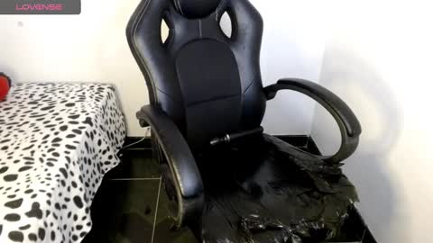 Snapshot of melinna706702 chatting on 02/18/25, 02:38 melinna706702 online show from 02/18/25, 02:38