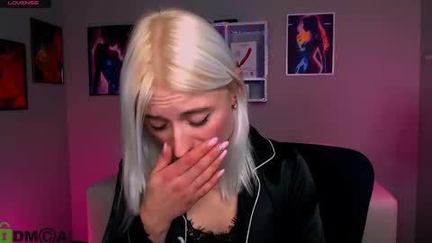 Melisa online show from 10/14/25, 07:36