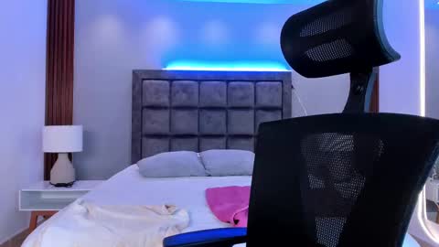 Melissa  Everyday From 1430 to 2130 Col Time online show from 09/25/25, 08:23