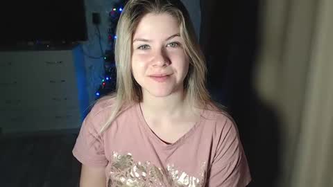 Snapshot of melissa__ray chatting on 12/23/24, 05:43 Melissa Ray online show from 12/23/24, 05:43