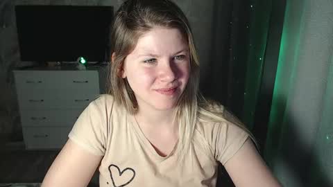 Snapshot of melissa__ray chatting on 02/17/25, 09:52 Melissa Ray online show from 02/17/25, 09:52