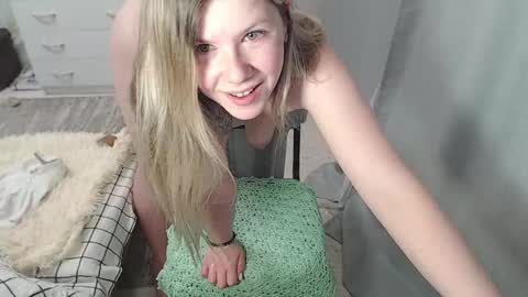 Snapshot of melissa__ray chatting on 03/01/25, 07:15 Melissa Ray online show from 03/01/25, 07:15