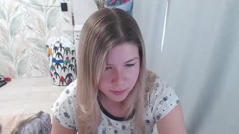 Snapshot of melissa__ray chatting on 09/23/25, 04:48 Melissa Ray online show from 09/23/25, 04:48