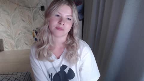 Snapshot of melissa__ray chatting on 09/28/25, 05:40 Melissa Ray online show from 09/28/25, 05:40