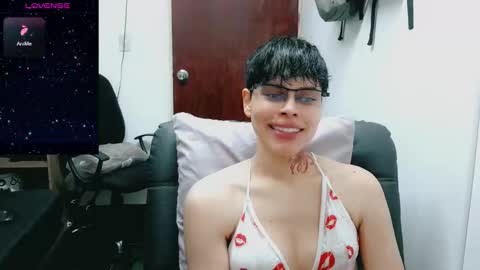 Snapshot of melissa_and_dany chatting on 10/18/25, 08:53 Melissas Corner online show from 10/18/25, 08:53