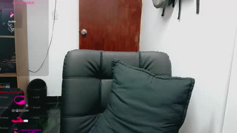 Snapshot of melissa_and_dany chatting on 10/27/25, 06:45 Melissas Corner online show from 10/27/25, 06:45