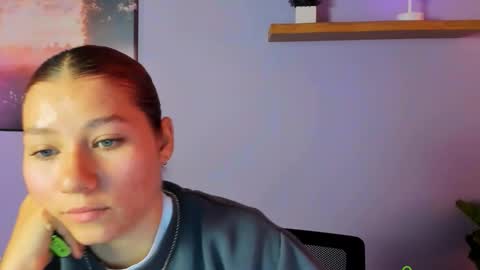 Snapshot of melissa_kandy chatting on 10/18/25, 09:21 melissa_kandy online show from 10/18/25, 09:21