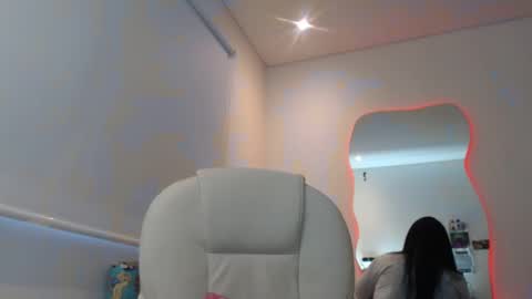 Lau   online show from 10/11/25, 10:19