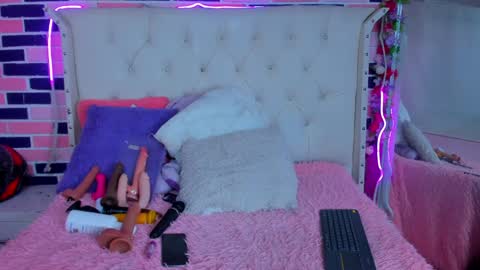 Snapshot of melissa_walker_ chatting on 12/31/24, 02:14 Meli online show from 12/31/24, 02:14