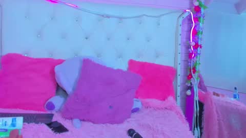 Snapshot of melissa_walker_ chatting on 03/06/25, 09:53 Meli online show from 03/06/25, 09:53